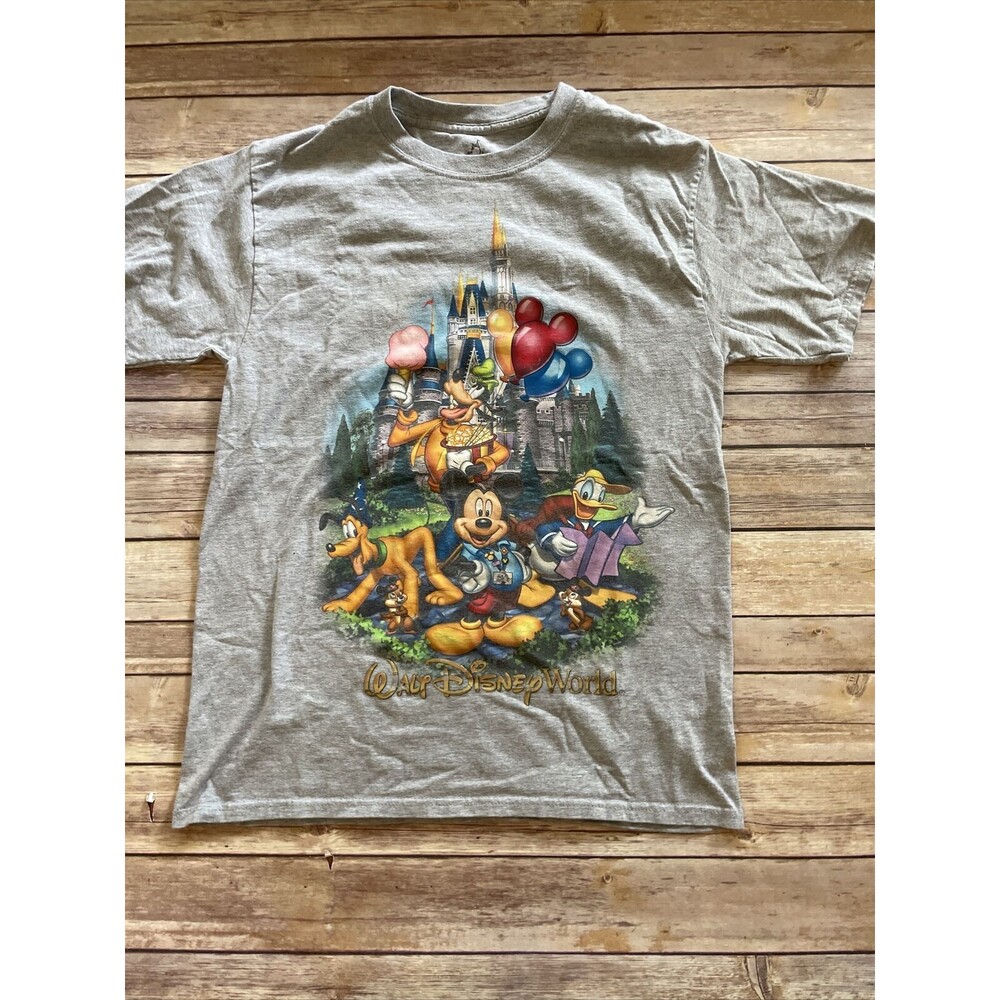 Disneyland World Parks Magic Kingdom Castle Mickey Goofy Donald Pluto Tshirt M